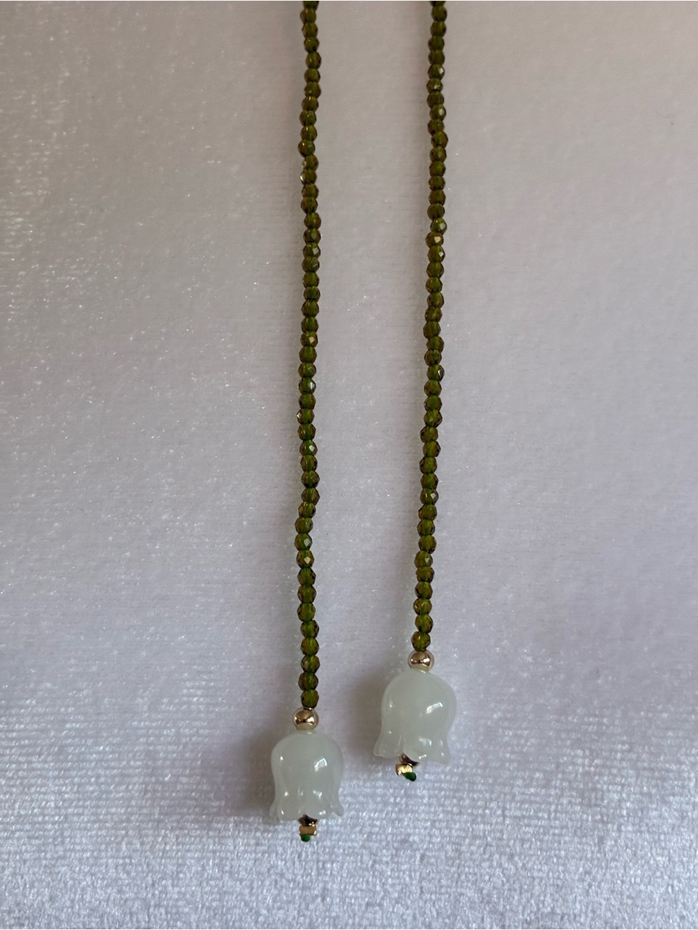 French Style Retro Olive Green Beaded Choker with Lily of the Valley Pendant - Picture 5 of 8